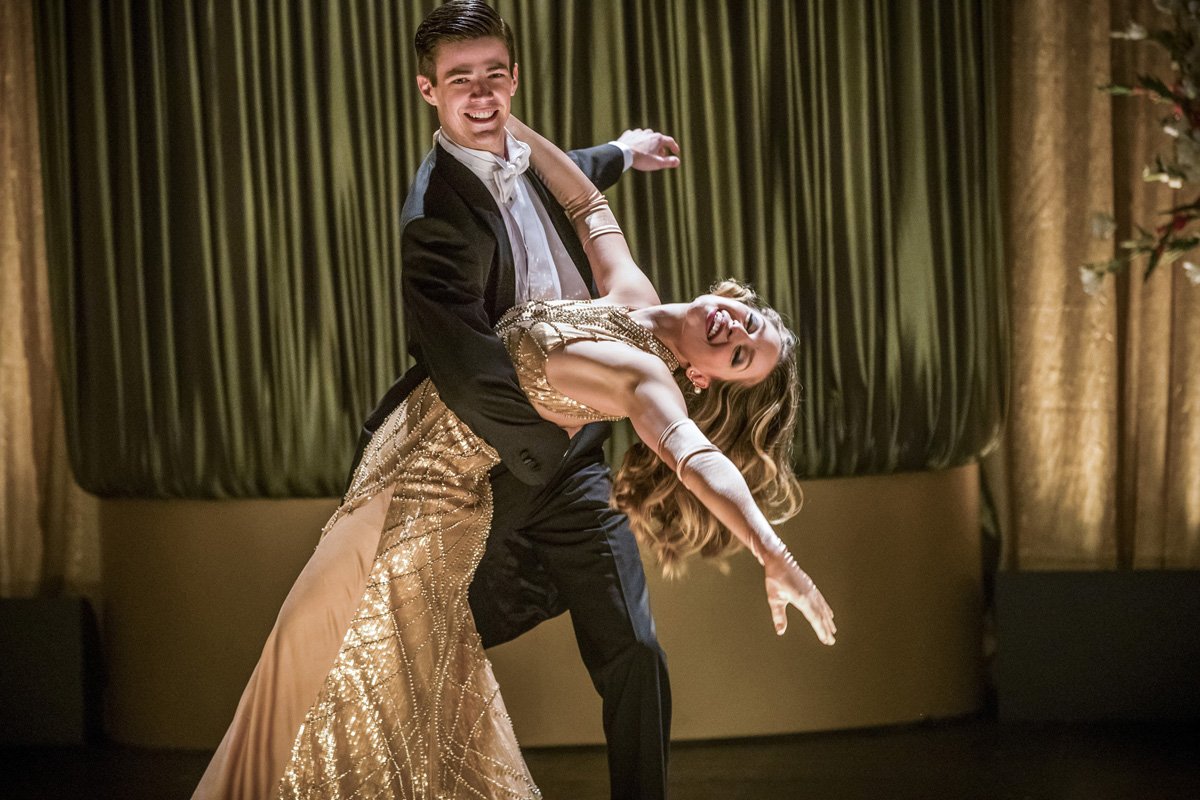 TheCWSupergirl's tweet photo. The #Supergirl cast joins #TheFlash ensemble for a special musical episode, Tuesday, March 21 at 8/7c! https://t.co/UQ6YWGf8K3