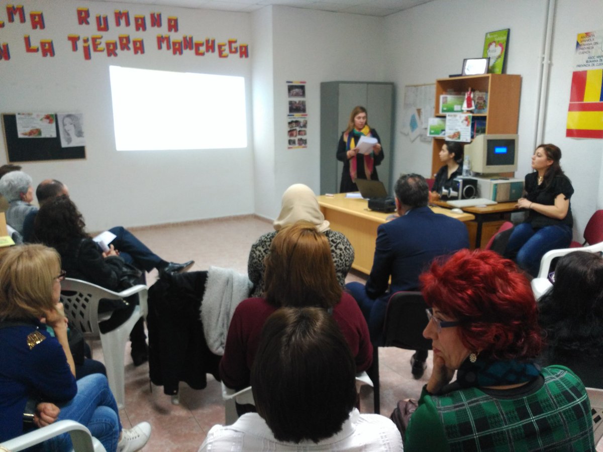 Solulim's tweet photo. Acto homenaje a la mujer #asociaciónhispanorumana #ponenciadeBelénMuñoz, responsable Calidad #Solulim #Tarancón https://t.co/mMqUNzTWWb