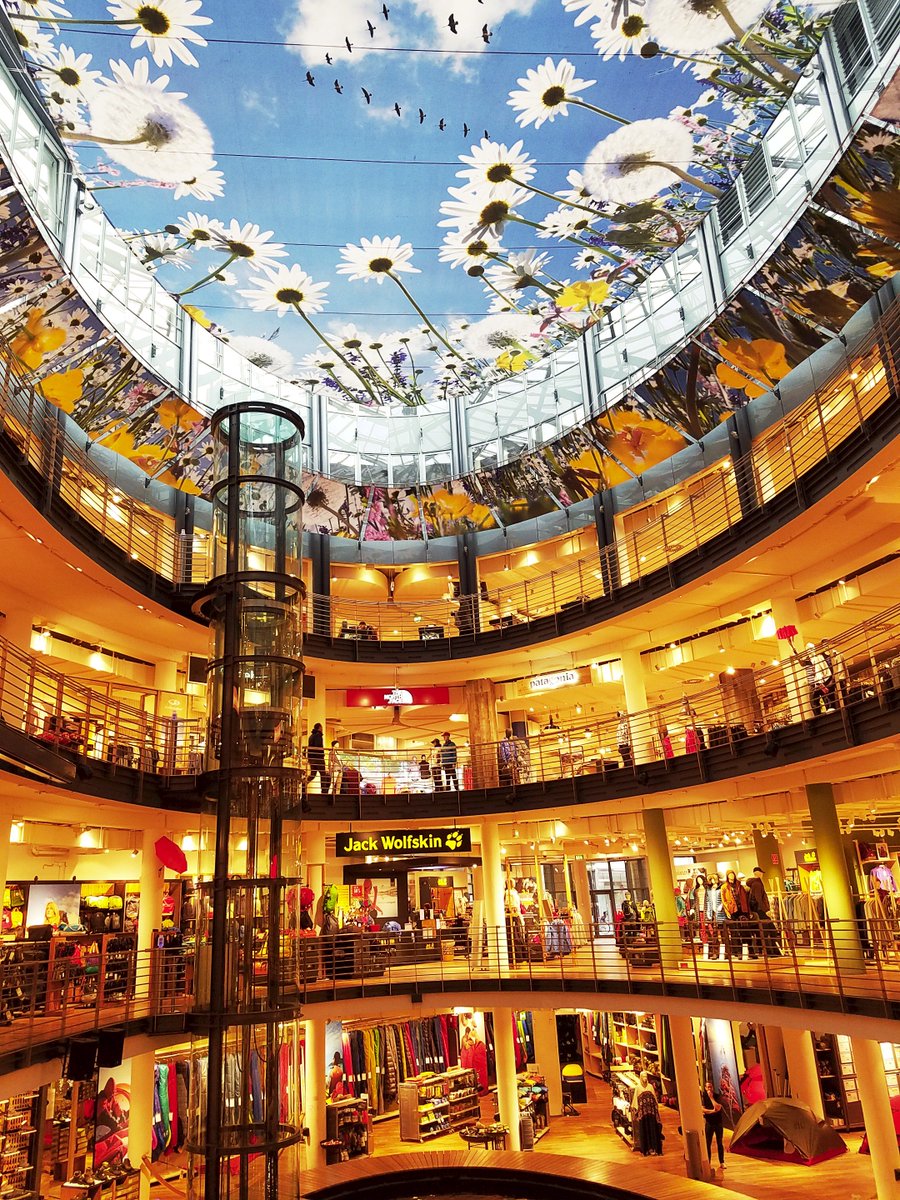 Day 3 Views from #Euroshop2017 and #euroagogo in #cologne . #RetailTuesday #retaildesign #storedesign #retailengagement #engineersatwork