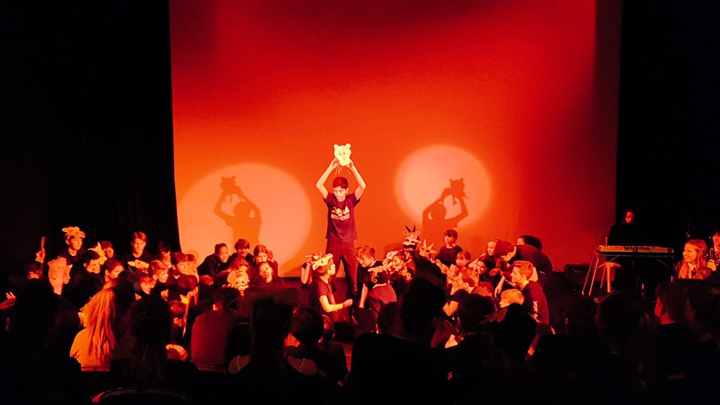 markallday2's tweet photo. After a busy day it was great seeing @SandClassof2015 performing #LionKing for our "musical in a day" ELD! @SandringhamSch1 @SandPitTheatre https://t.co/rkX712StHN