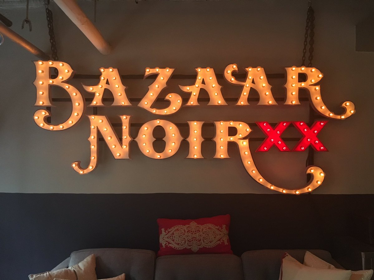 At the kickass <a href="/mirrorballagncy/">Mirrorball</a> offices with @3darVFX talking #VirtualReality and other exciting opps for 2017!