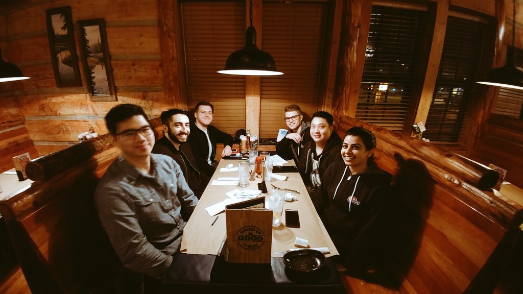 aaronszostak's tweet photo. The Coquitlam Top Dawgs (ft. Monday paint nights at @MontanasBBQ) @sahiba_89 @jakevendramin @kakaycheng @RandallHodali @_piperni_ @Vee_RM https://t.co/9fsOZncr69