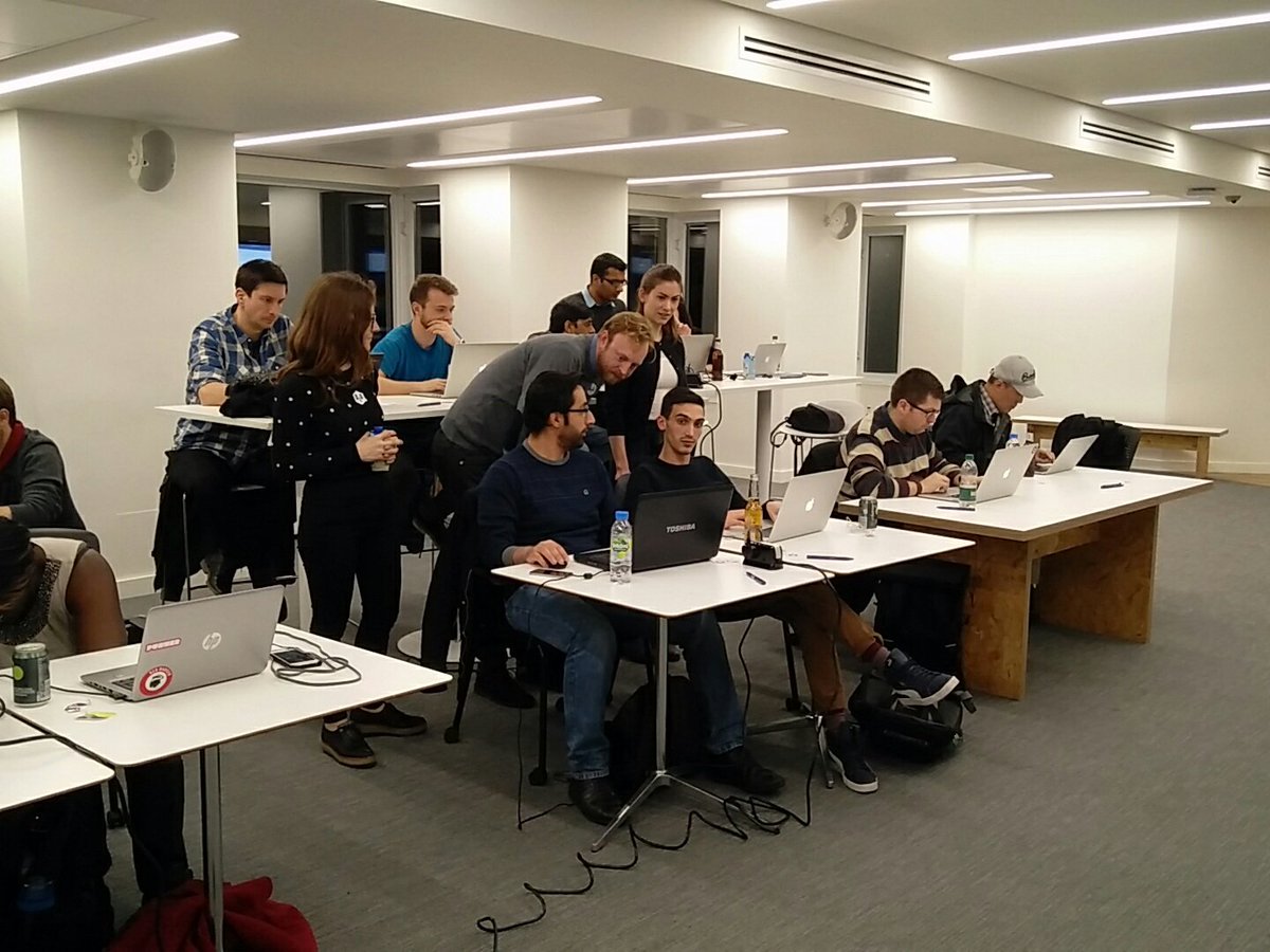 fampinheiro's tweet image. Too bad you missed out on our awesome #reactjs workshop with @YLDio and @trainlineEngine. Join us for the next #YLDUniversity event!