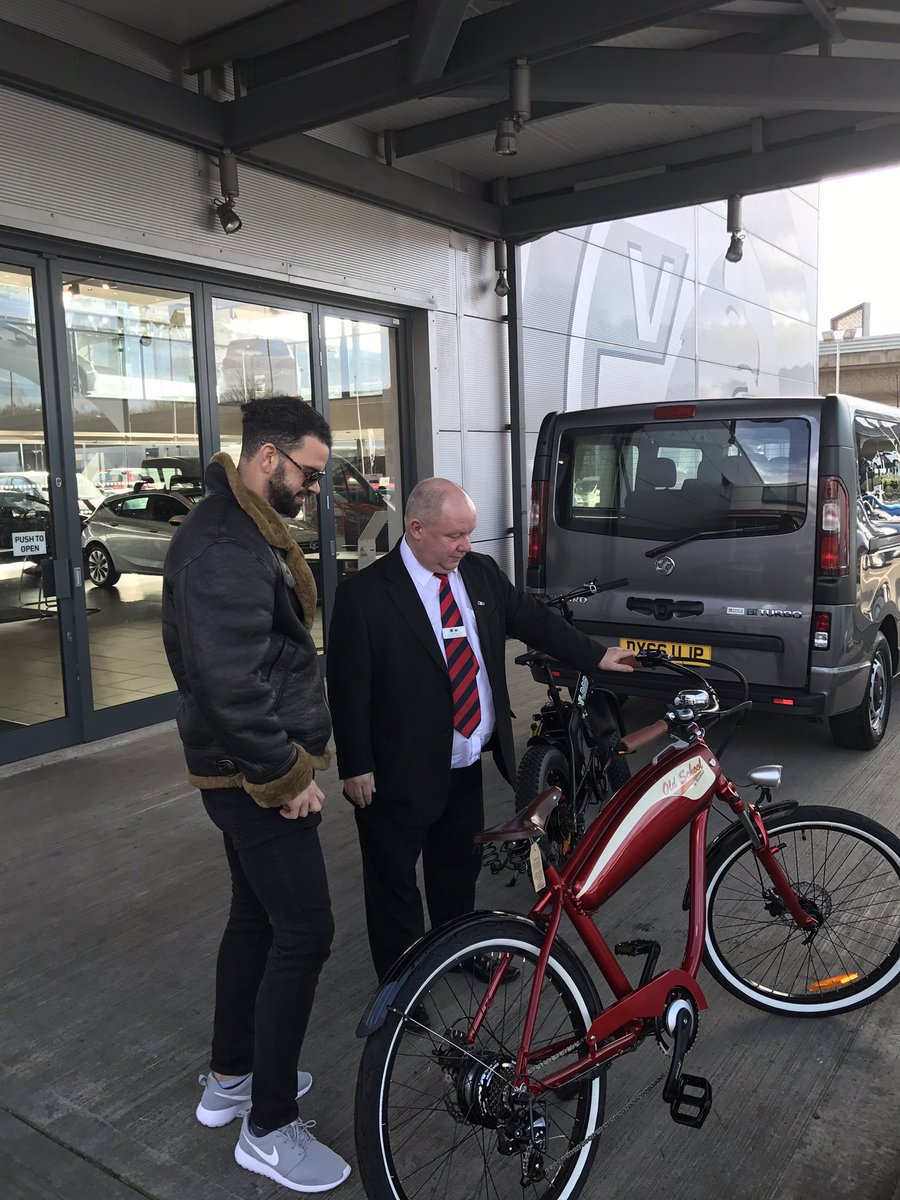 wattituduk's tweet image. Nice to see Richard giving a demo to Steve from @CycleShow earlier! #asktheexpert #ebike shrtm.nu/ebikes