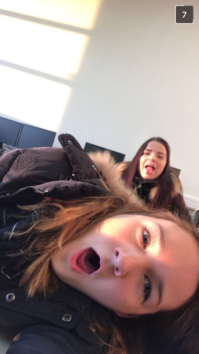 DossClaudel's tweet photo. @coline_lpz @Chloe_vct Ouai ouai les STMG https://t.co/UNUa6qhfCl