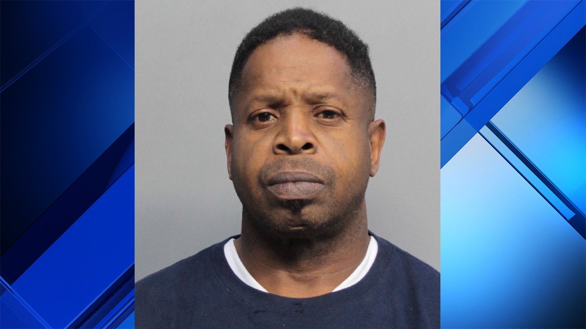 Barber accused of shooting co-worker after argument at Miami Gardens barbershop bit.ly/2n2x1fM https://t.co/UIubAXiYQv