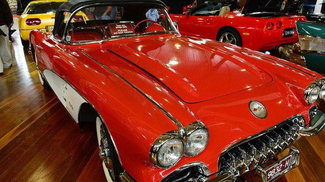 SPSystems1's tweet image. Don&apos;t think that is how to find a parking spot @chevrolet Corvette smashed in parking lot mishap at @Walmart 2wsb.tv/2mC7Lzy 
😮