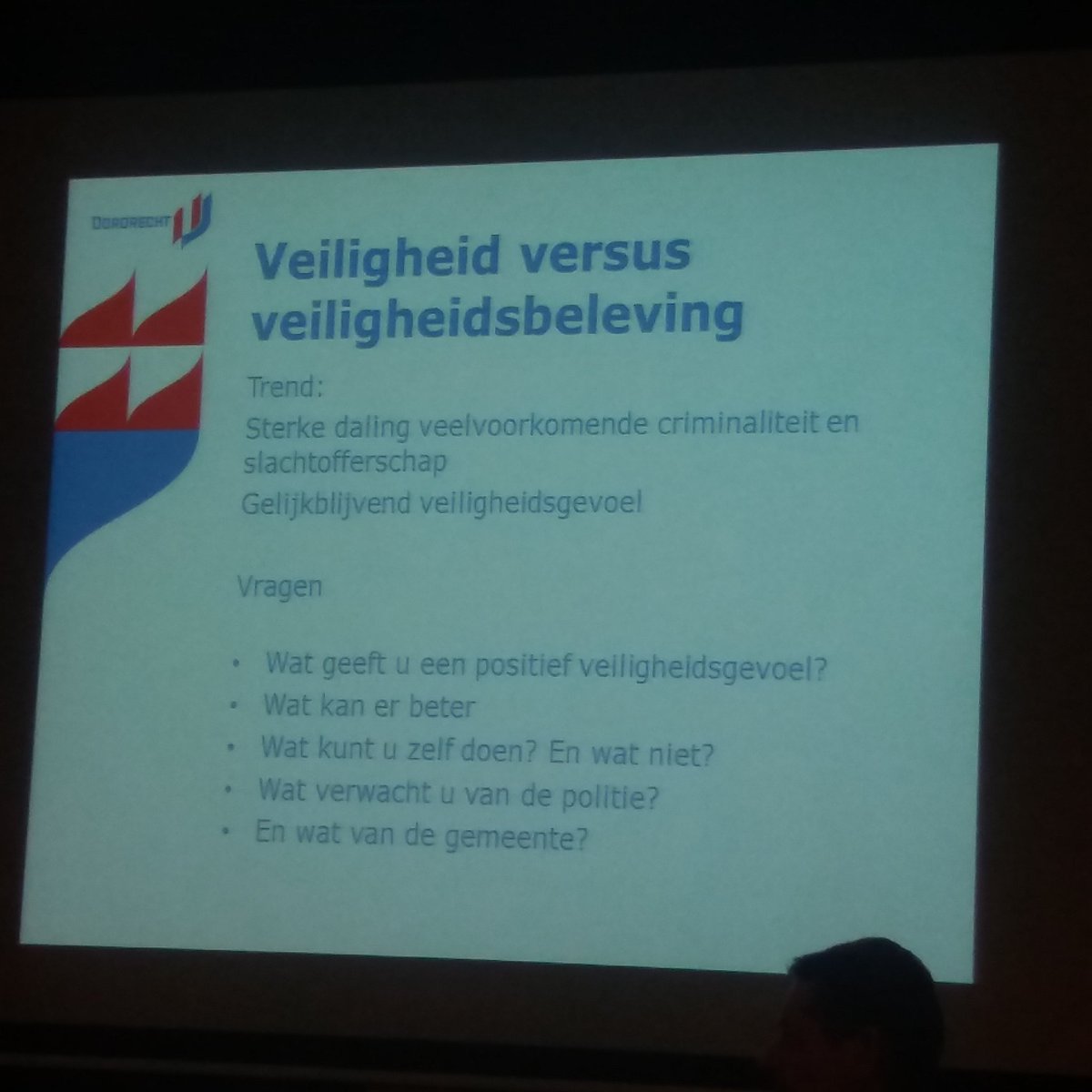 Deze avond bijeenkomst <a href="/VeiligeWijkApp/">Veilige Wijk App</a> in <a href="/GemDordrecht/">Gemeente Dordrecht</a>. Goede opkomst met mensen uit bijna alle <a href="/WijkenDordrecht/">Wijken Dordrecht</a>.