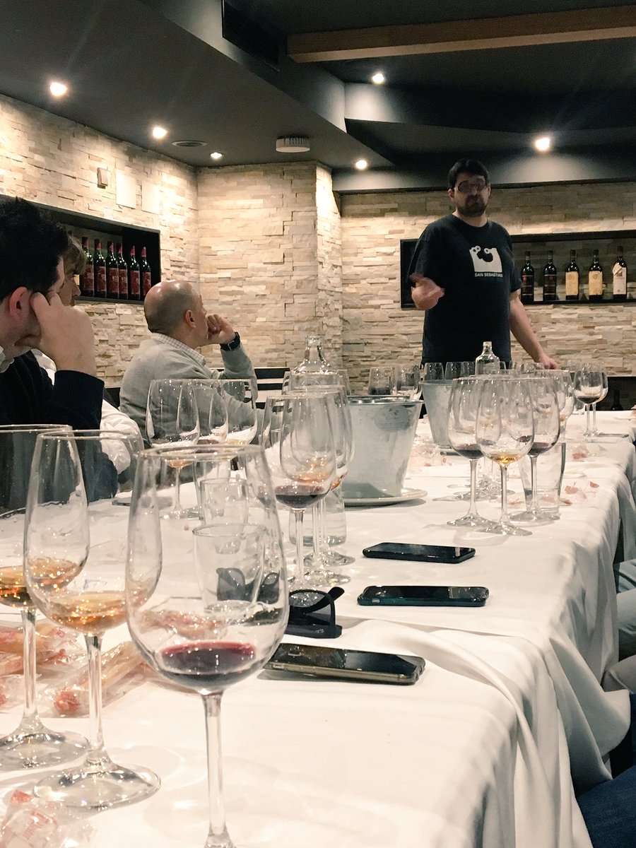 Cuando nos juntamos algunos que nos gusta un pelín el vino y catamos los vinos del menú de La Cabaña Buenavista de la mano de <a href="/JoanBelTor/">Joan Belda Tortosa</a>