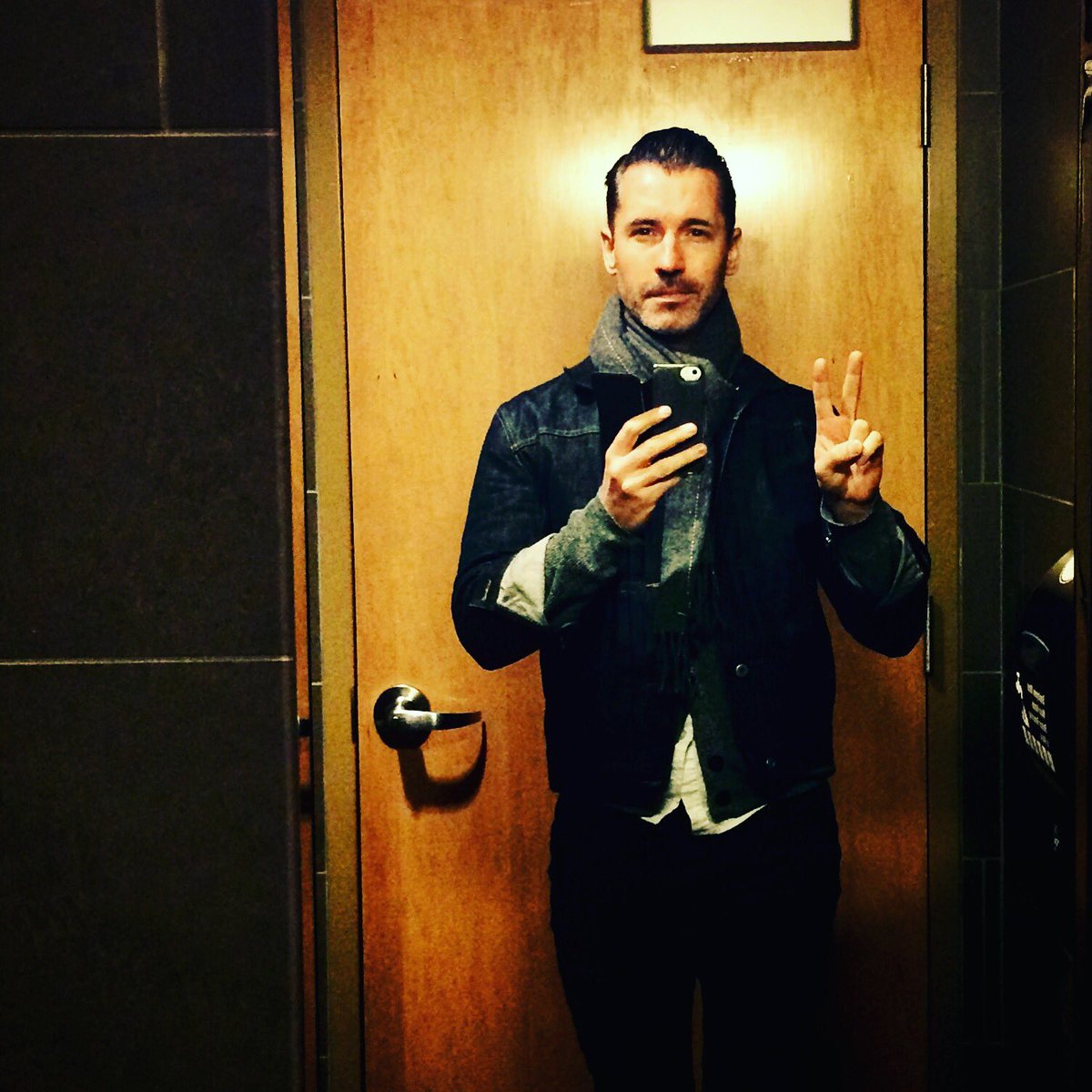 RoyalWood's tweet photo. On my way to you. Just sayin' #grateful #onmypath #musicianlife https://t.co/ebe8kbQ4x1