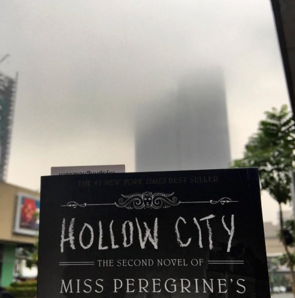 goodreads's tweet image. "Strange, I thought, how you can be living your dreams and your nightmares...." #GoodreadswithaView bit.ly/2lZpcX2