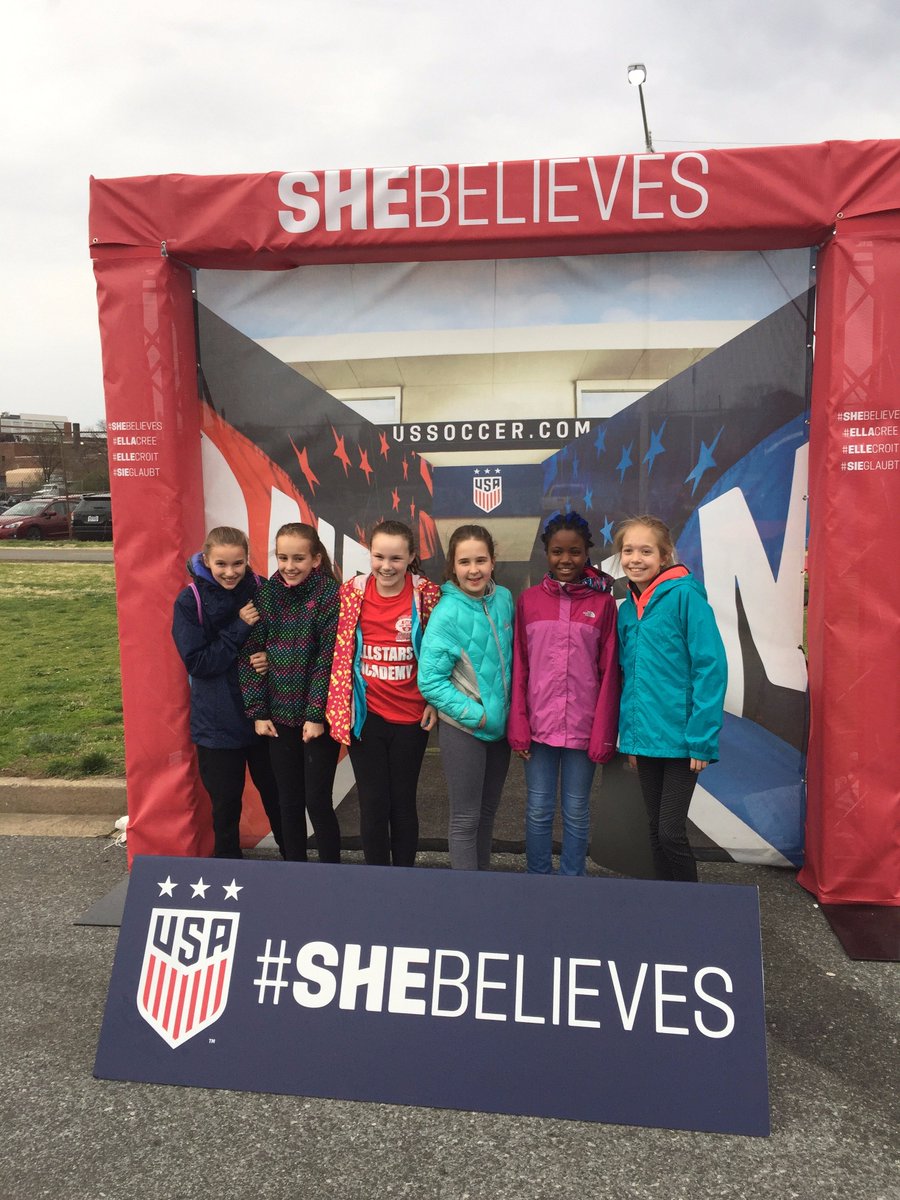 dckidapproved's tweet photo. Great times! #usavfra #shebelieves #shebelievescup #ellacree #uswnt #ussoccer_wnt #sieglaubt https://t.co/9rMLBShJ5G