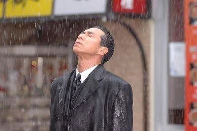 これめっちゃ分かる！室井さんが頑張ってニヤけるのを我慢しているようにしか見えない(笑)