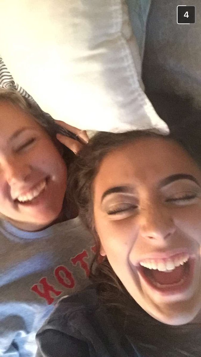 julia_forrant's tweet photo. @alyssacote14  Happy Birthday Beautiful i love you 💕💕 https://t.co/I2gyRJecS9