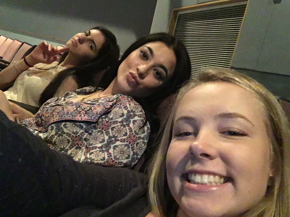 julia_forrant's tweet photo. @alyssacote14  Happy Birthday Beautiful i love you 💕💕 https://t.co/I2gyRJecS9