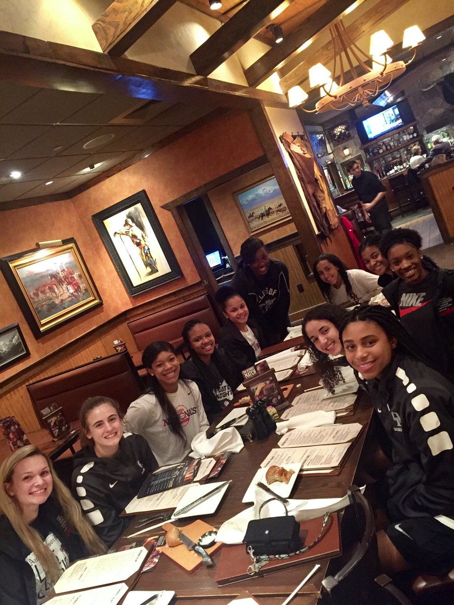stefthompson63's tweet photo. @ORLadyWildcats out getting their their "fuel" for tomorrow!  #lookatthosesmiles 😍🏀😍#intheBoro @ORSchools @ORHSWildcatMGM https://t.co/4sh3FbjGb8