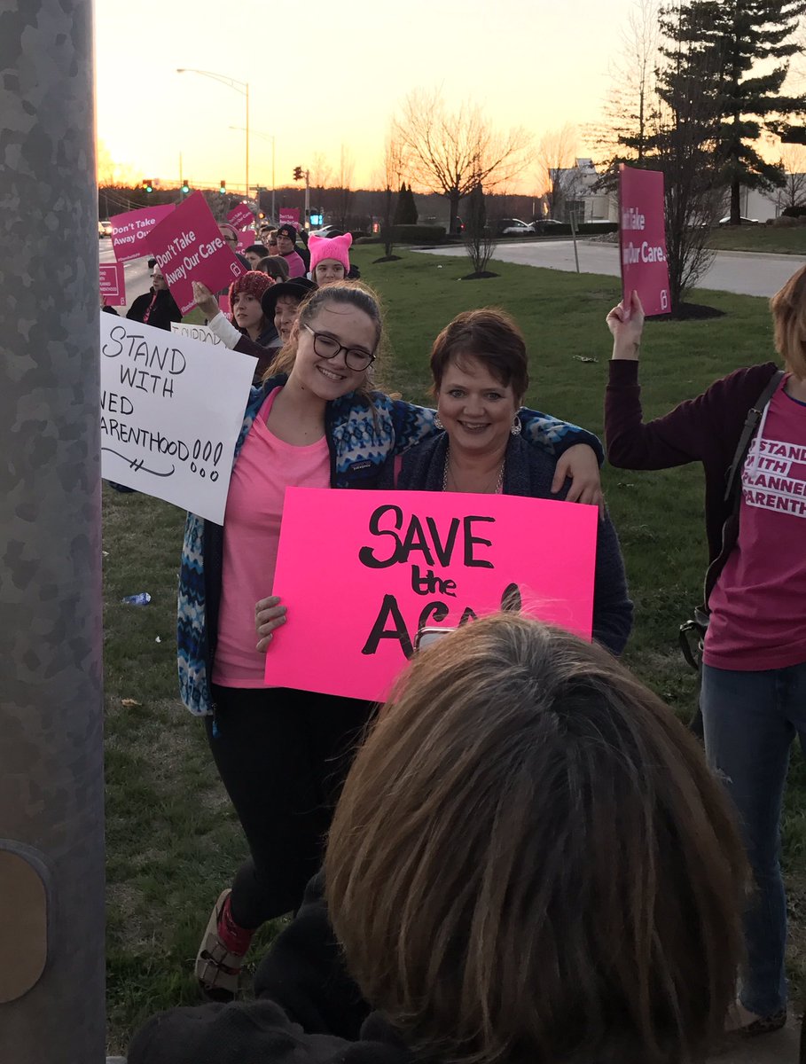 MoStateDems's tweet photo. The MSU College Dems are proud to stand with @PPact in Springfield! We will #Resist the loss of quality and affordable healthcare.#Imwithpp https://t.co/vLQXk4lsyw