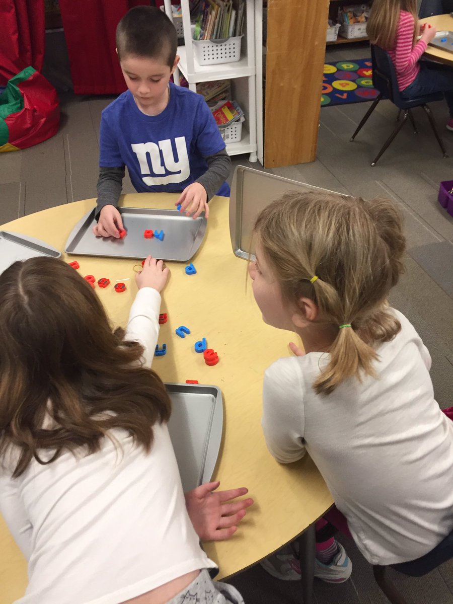 MWolynski's tweet photo. Using our new magnetic letters to help us identify beginning, middle, and ending sounds in phonics today! #pattengillpride https://t.co/PiLhjknvgA