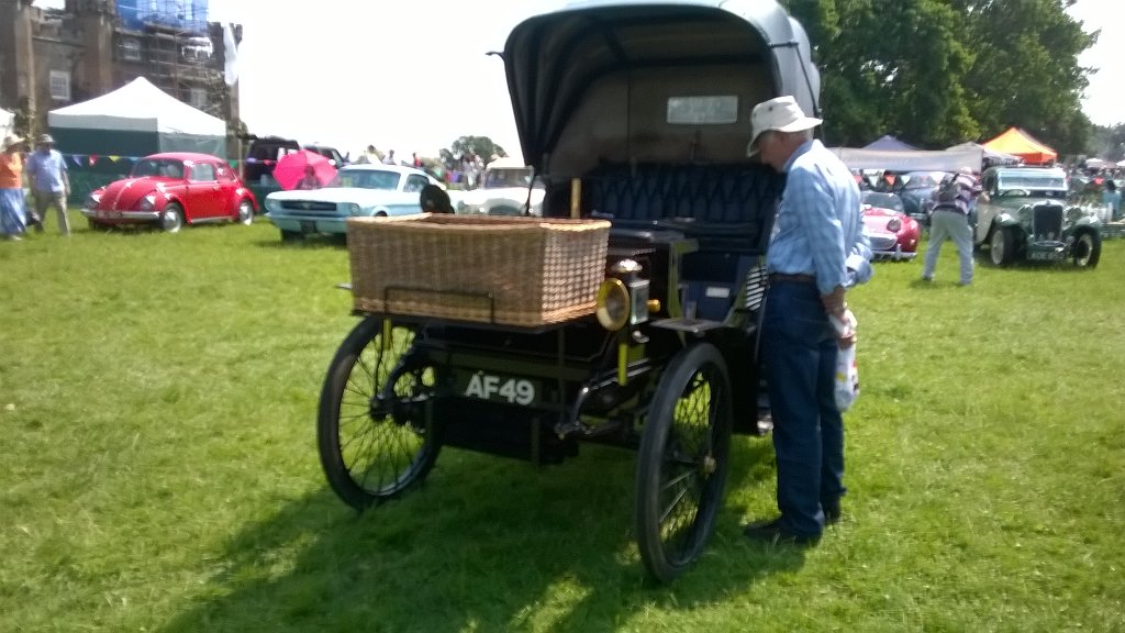 FloralFringe's tweet image. Crikey, just realised its only about 10 weeks 2 floralfringefair.co.uk @kneppcastle June 3rd &amp;amp; 4th! #maythesunshine