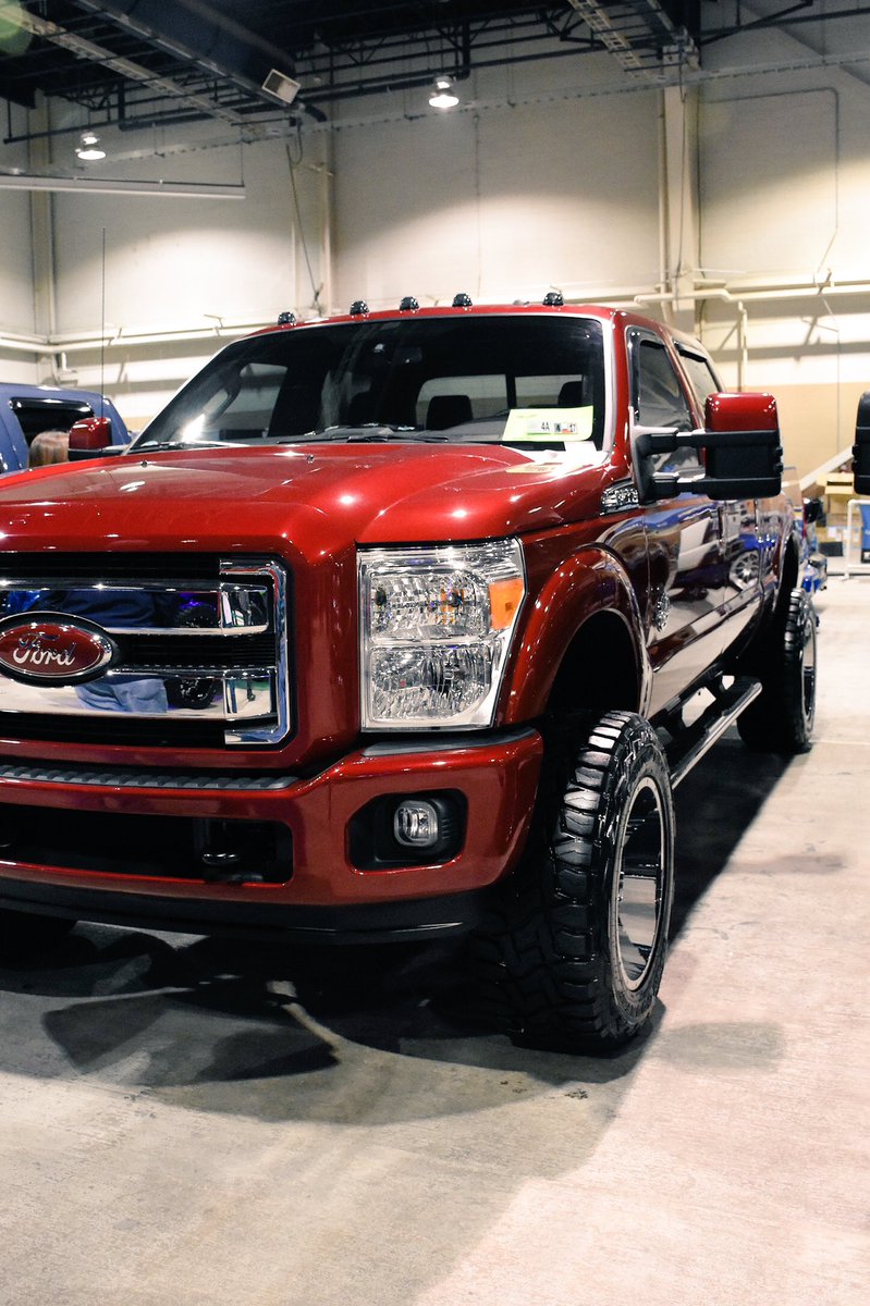 trisbold's tweet photo. being a photographer has its perks 👌🏻🙌🏻#motorama #TruckTuesday #powerstroke @TruckTuesday @rollincoalclub https://t.co/TtOcP6DIjQ