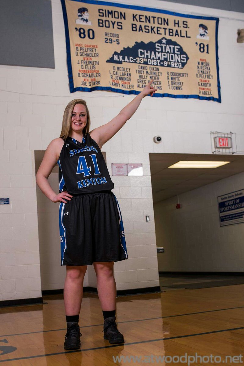 CincinnatiZooF's tweet photo. Cool! @SKHSAthletics Madi Meier with 1981 State Champ banner. Her father Billy part of that Simon Kenton team &amp; she is heading to Sweet 16! https://t.co/5mIjIKL9i8