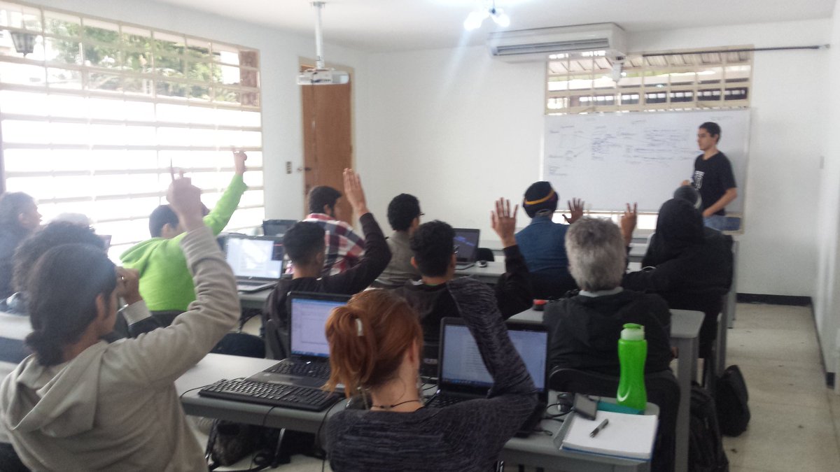 Academia_Hack's tweet photo. El lunes comenzó la aventura de la #7mapromo en #AcademiaHack ÉXITO chicos! https://t.co/hxflGI9bJn
