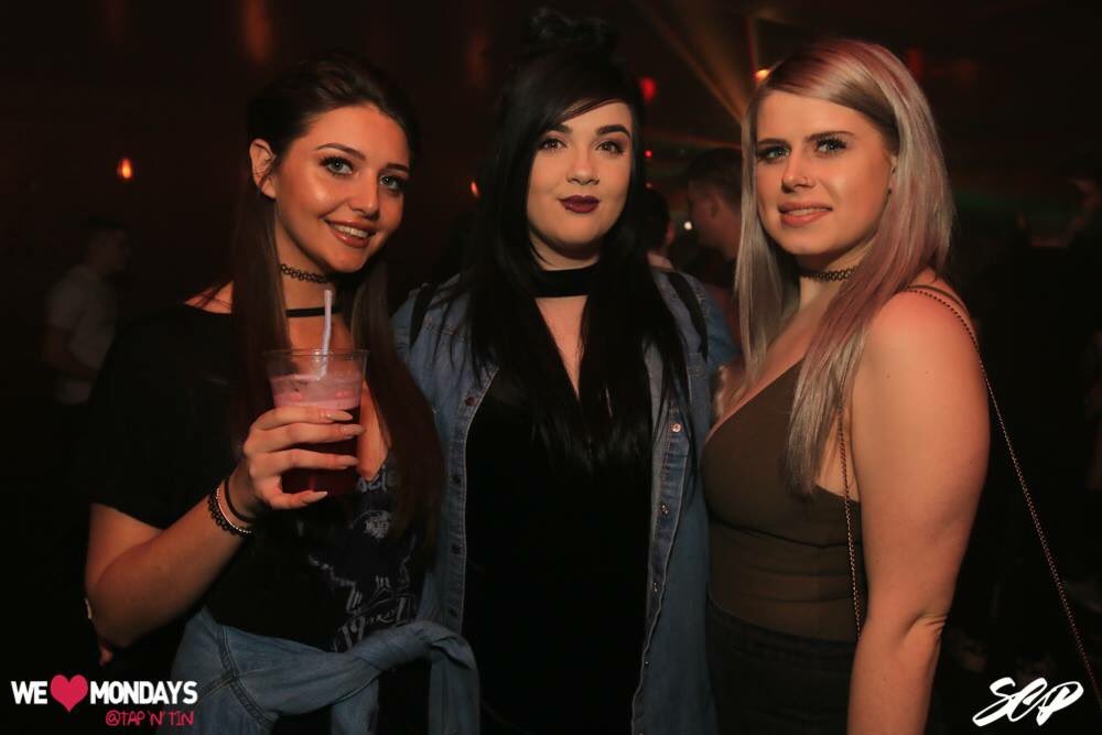 HInkpin's tweet photo. @SabbrinaLouise @lauraweekender I found another one 😍✌🏻@tapntinchatham #GirlsOnTour #IttyBittyTittyComitty https://t.co/ulV8X7TmOg