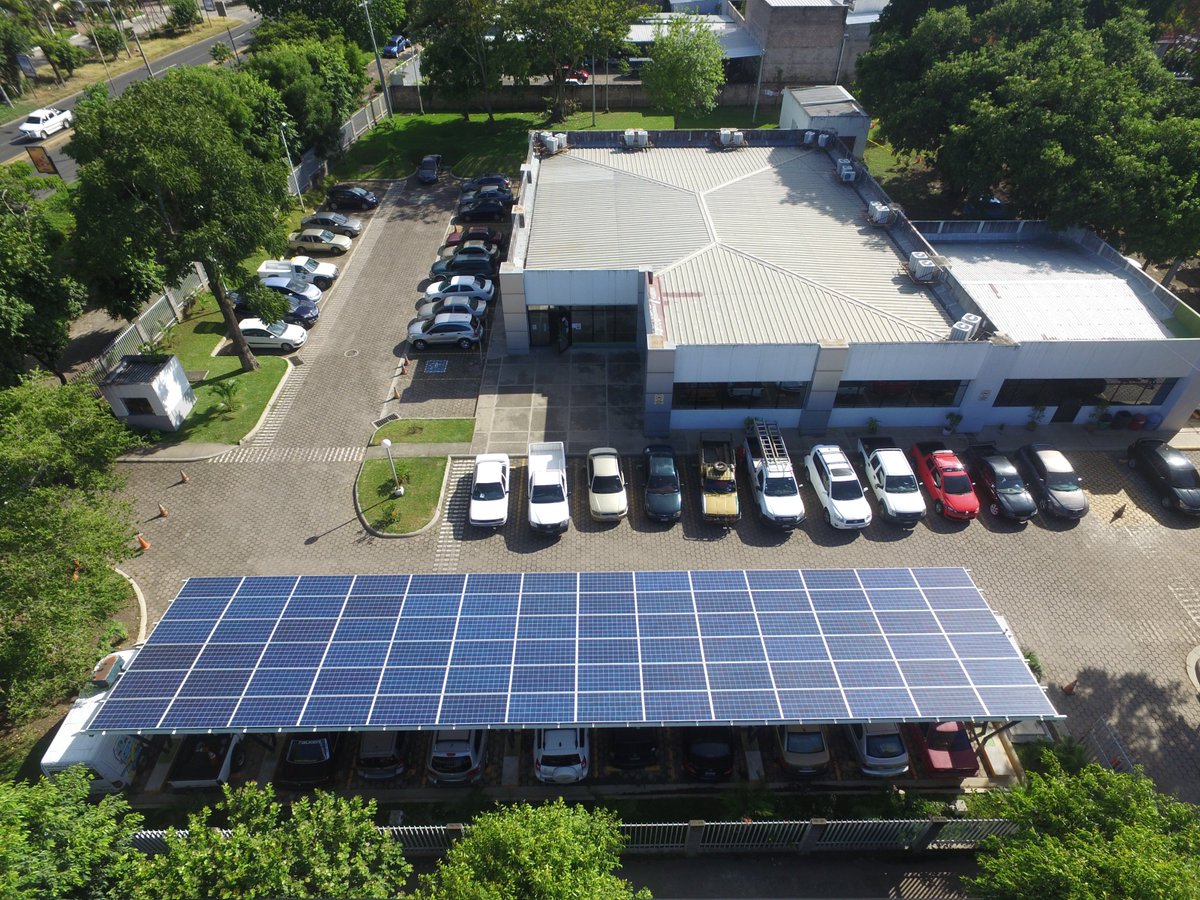 unitape_latino's tweet photo. Proyecto #Unitape #eficienciaenergetica: paneles solares AES Clesa https://t.co/STArmQbIrK