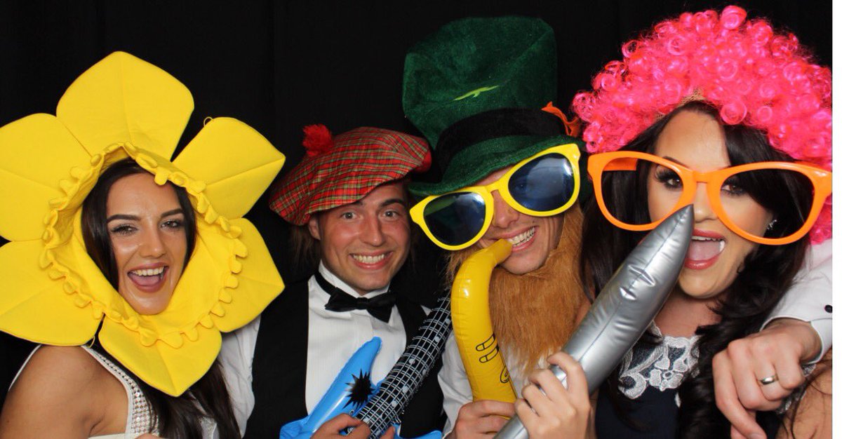 CaptureaSmile's tweet image. Receive 10% Discount when booking your photo booth package with us.
Offer until 1st June 2017 📸
#photoboothhire #photobooth