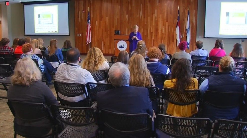TeachNowNC's tweet photo. WNC students gather for Future Teachers Conference https://t.co/hVGBpDEnZv https://t.co/fwVUz6Tpyb