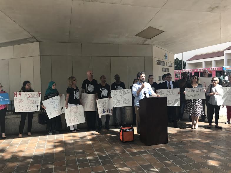 tomaskenn's tweet photo. Speaking on the fight for immigrant rights at the Awake the State Rally today. #AwakeTheState2017 #FirstDayOfSession https://t.co/ClN86egec3