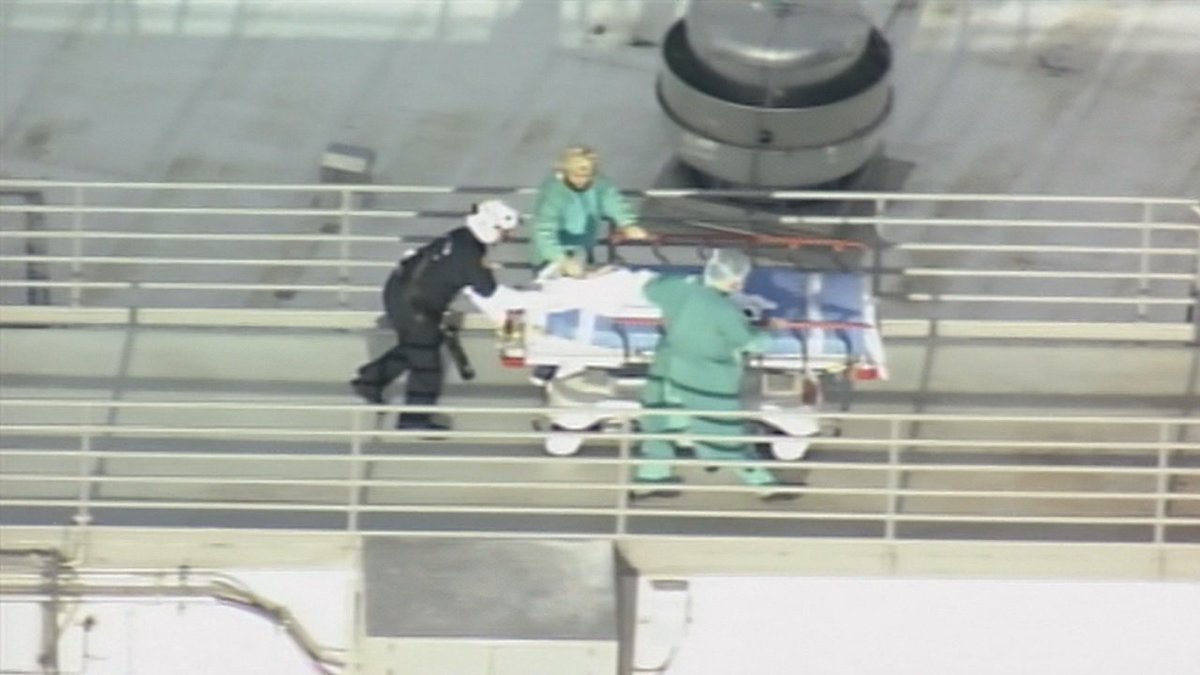 #BREAKING 1-year-old falls from fourth-floor balcony in Hialeah bit.ly/2lUYo9A https://t.co/HAerA4S8LP