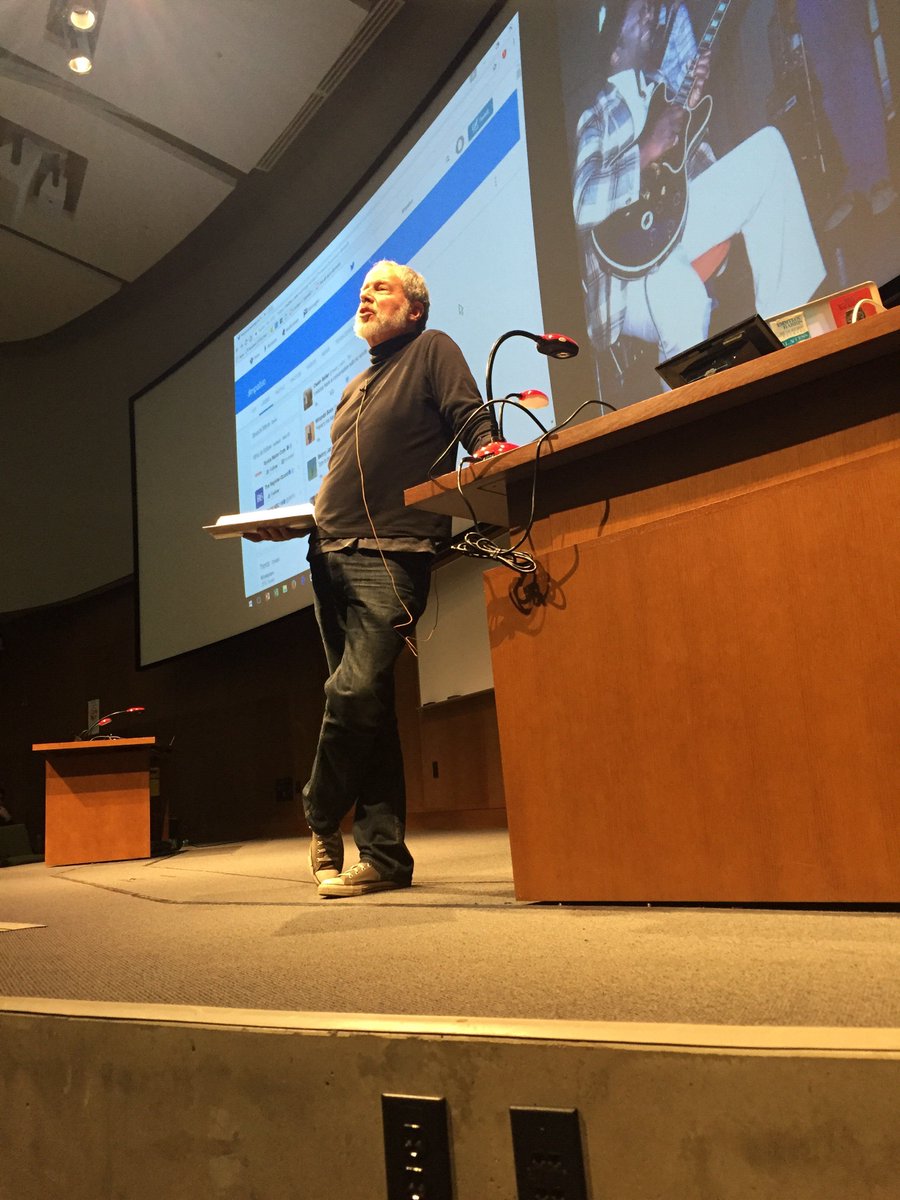 theUOmic's tweet photo. Stoked to be sharing the stage with Tom Wheeler! Thanks for having us today #MPATUO https://t.co/eFzAj4HDM6