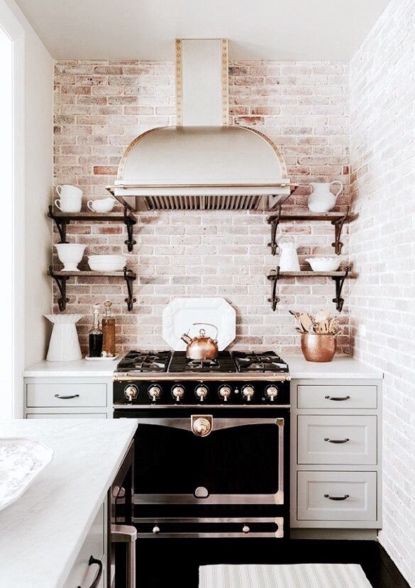emily_llou's tweet image. Finding inspo for my new kitchen. Want vintage style with a shiny finish OK 😉👍🏻👌🏻💕#home #interiordesign #kitchendesign