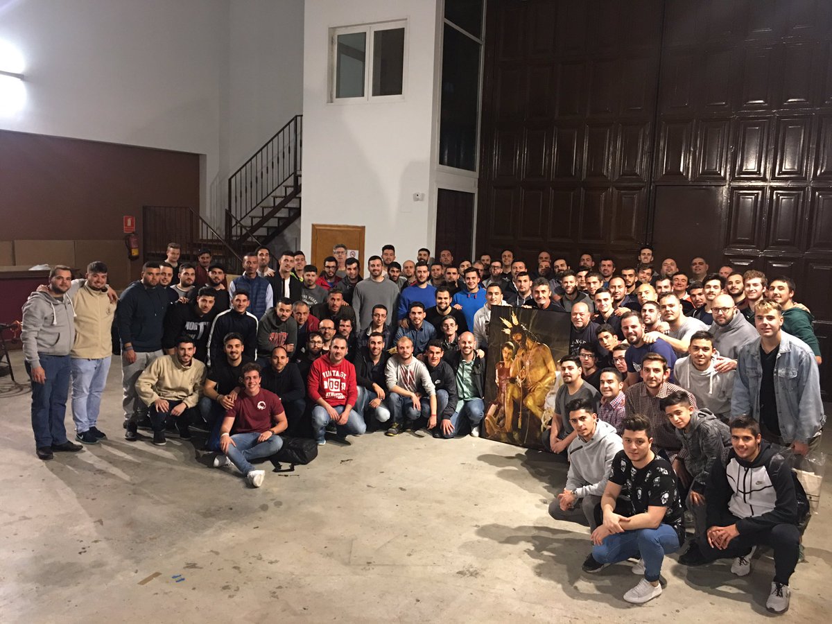 HdadyPaciencia's tweet photo. Finaliza el segundo ensayo de  hombres de trono del santísimo cristo de la Humildad y Paciencia #CofradiasMLG https://t.co/E9PgmNIGDQ