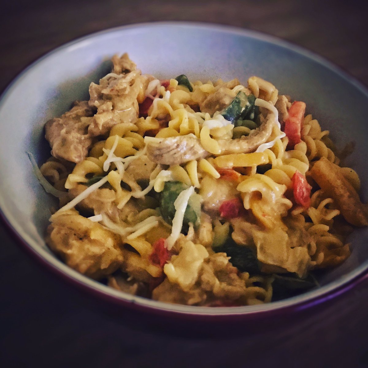 ESRecipes's tweet image. Mexican Fajita Pasta 😍😍😍

#foodporn #foodie #nomnom #retweet #like

How to:
youtu.be/Uqan7Z4WfVQ