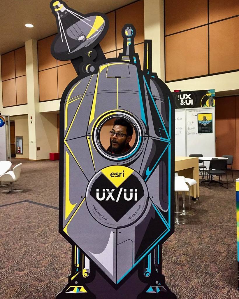alansangma's tweet photo. Landed on planet #DevSummit. #esriui #devsummit2017 https://t.co/UBaNvBaQSp