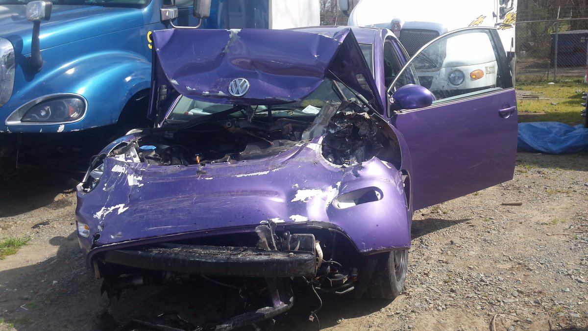 kassiCgugliotti's tweet photo. God is so good to have taken the wheel yesterday and let me walk away with as little injuries as i did. Thankful it wasnt any worse🙏 #ripzig https://t.co/IarYuxolbw