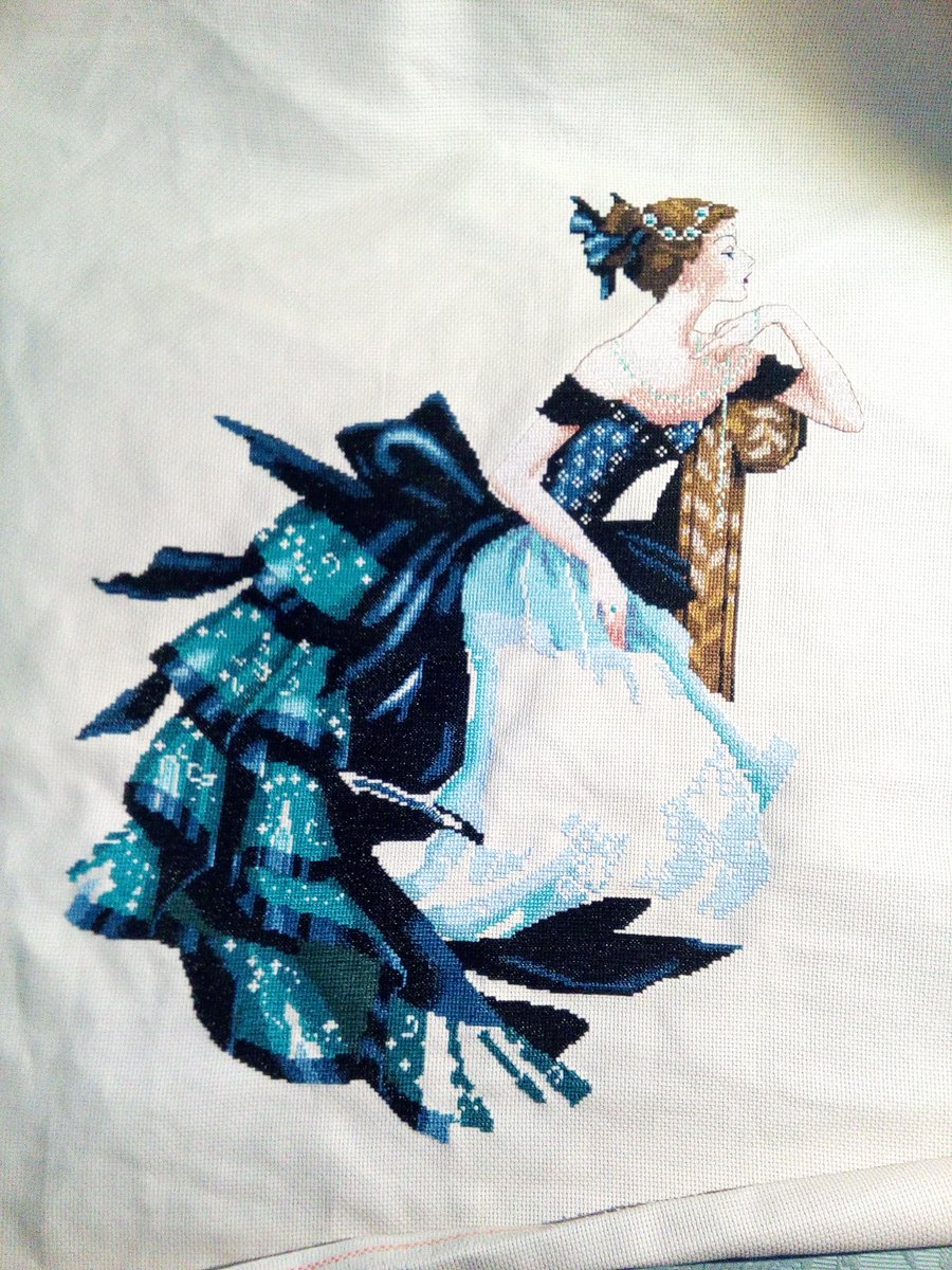 celtett's tweet photo. #CrossStitch #WIP #MirabiliaDesign: Portrait of Veronica day 33 https://t.co/HwZ9f9zPuz