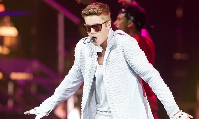 RT SI ERES BELIEBER

RT POR JUSTIN

RT PARA VOTAR

#JFCJustinBieber