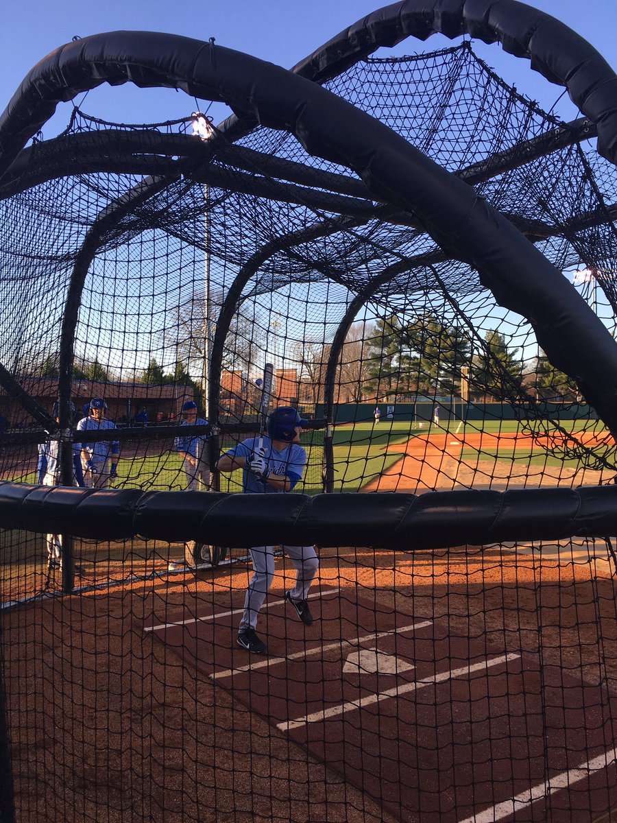 MT_Baseball's tweet photo. We're getting warm here in Memphis! First pitch is at 6:30! #SpringBreakThings #BlueRaiders https://t.co/T6dFJ8cH1S
