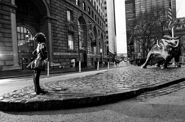 mamici2009's tweet image. "The Fearless Girl" = Brilliant work. Well done, @McCann_WW and Kristen Visbal. bit.ly/2myHthi