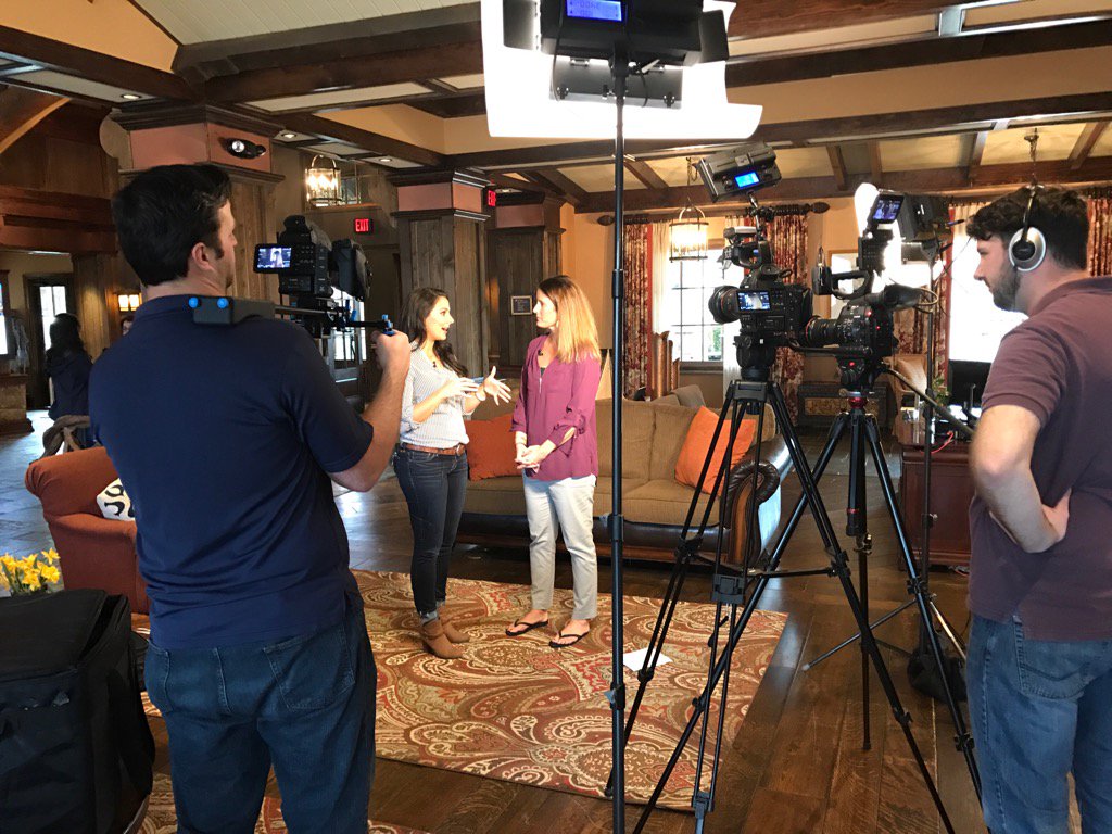 AtlantaPlacesTV's tweet photo. Ms @AprilPhelan from @AtlantaPlacesTV on location, a secret location, stay tuned. https://t.co/x8sGq5sGNt