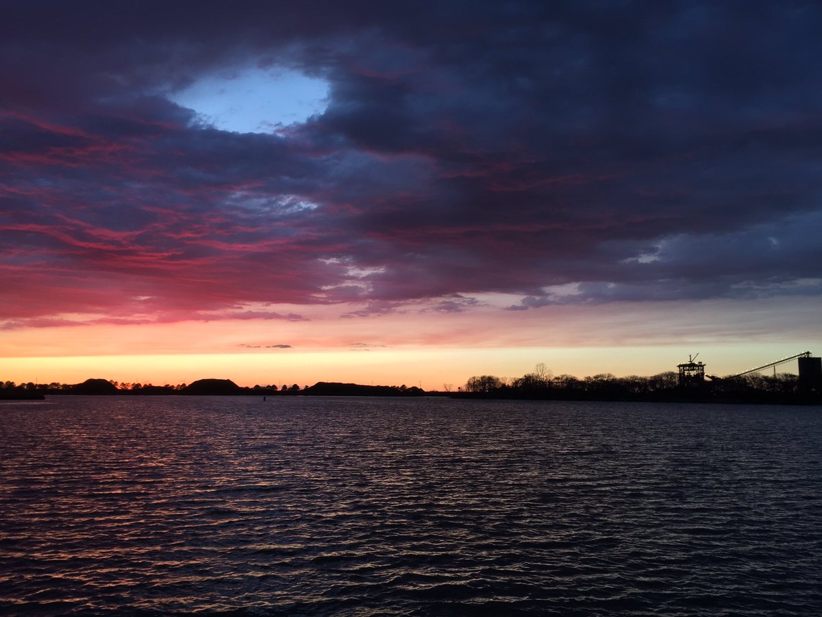 cityofsandusky's tweet photo. Now that is a beautiful Sandusky sky. https://t.co/rODeicjh9e