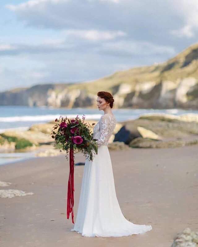 So in love with this bouquet!! #informalstyling #flowers #flowersbymee