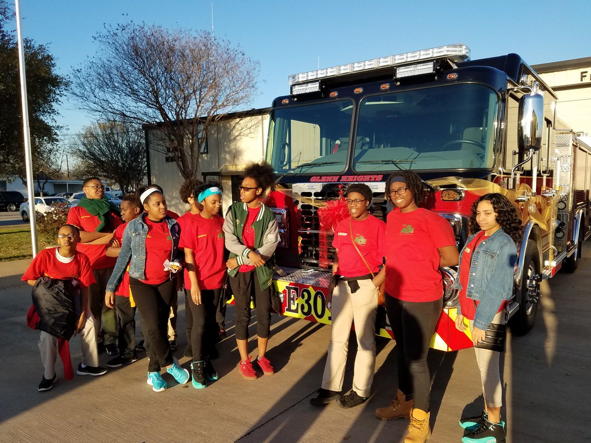 GlennHeightsTX's tweet photo. @GlennHeights_FD @Best_Southwest @focusdailynews @SWELGL @NFBPA_NTC @ChiefBurns1 @ghpd_chief #NewFireEngine #RibbonCutting @desotoisdengage https://t.co/oucz5fnWXx