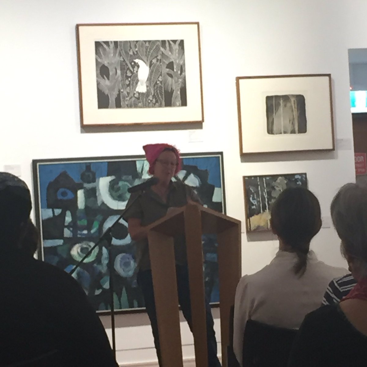 MMWM2013's tweet image. #internationalwomensday open mic has started #wollongongartgallery #creativewriting @SCWCentre