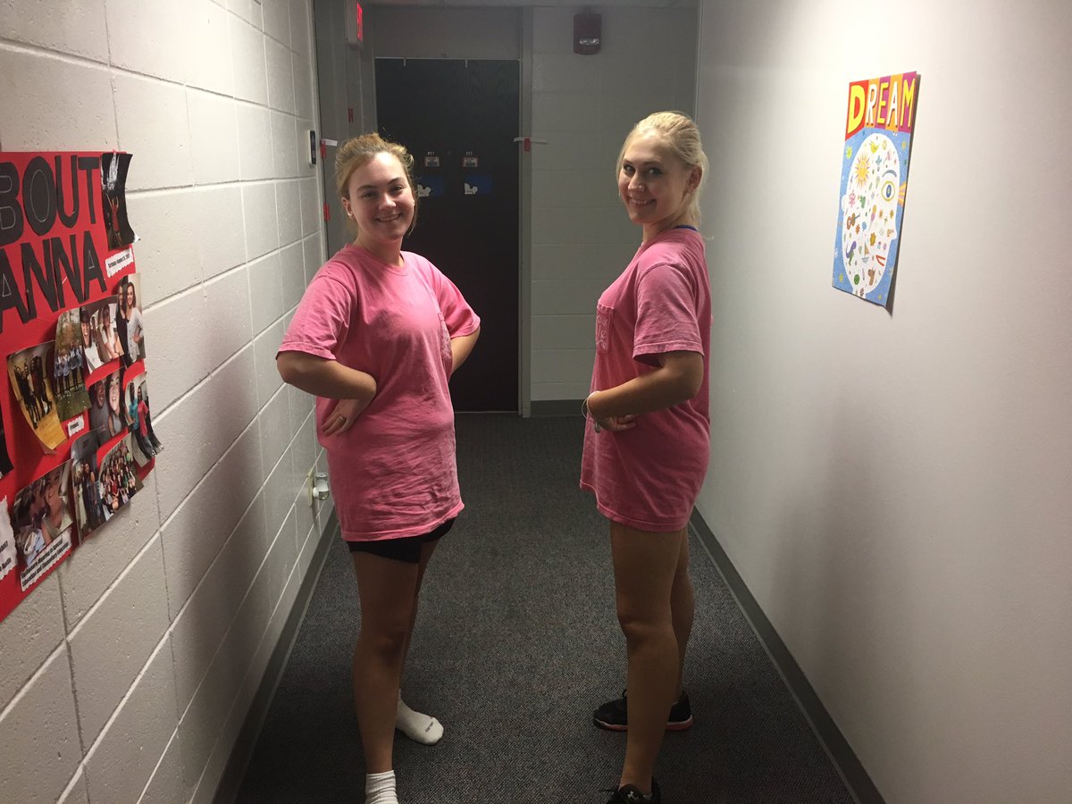 Hannamarie0897's tweet photo. I love my little one with all my heat! #SweetsWeek2017 @WKUDZ https://t.co/eOgDNM5Os1