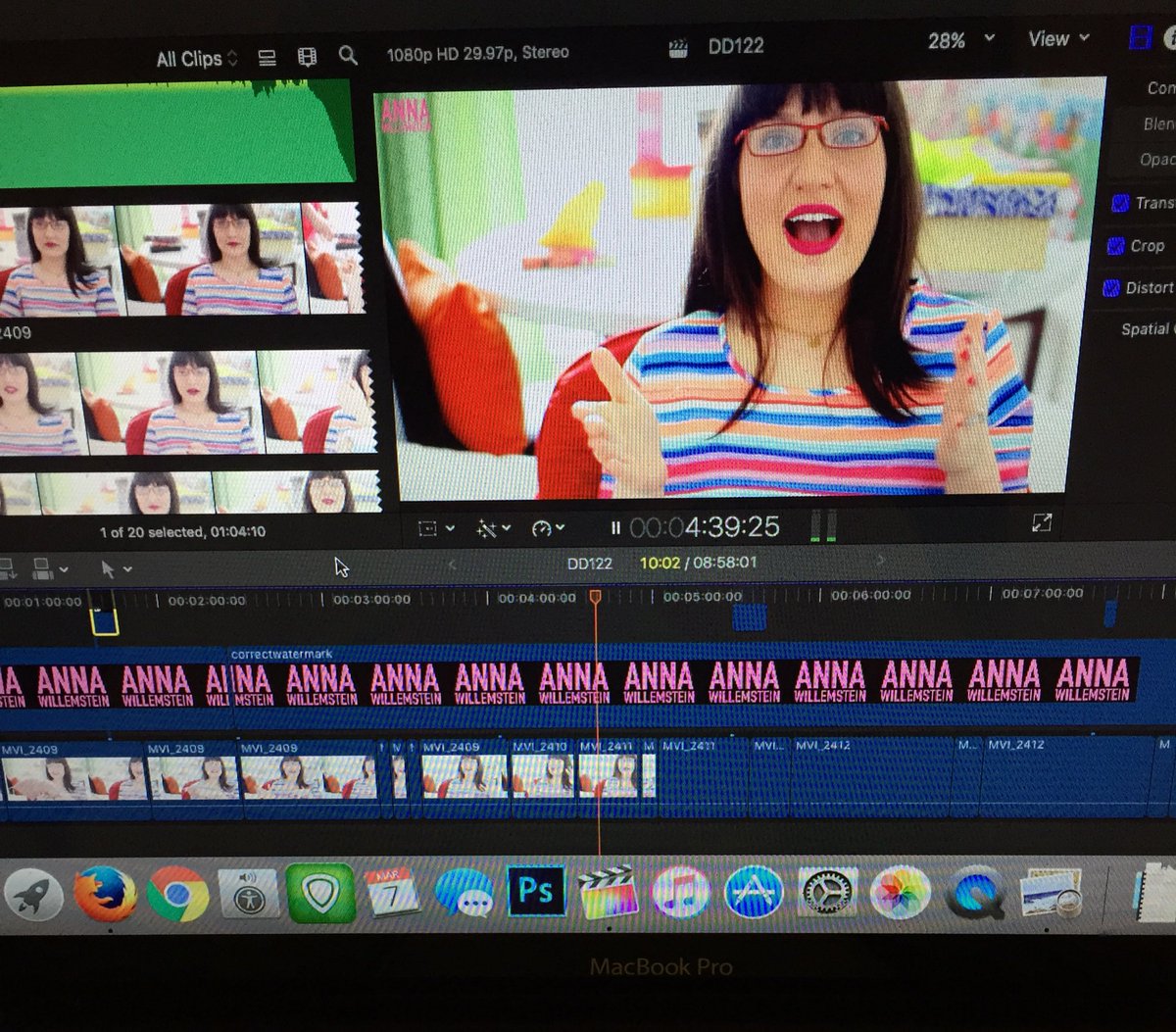 AnnaWillemstein's tweet image. Editing tonight&apos;s devo video!! #deardiary #psalms #devotime #devos #devotional #bible #biblestudy #bibleverse #psalms #psalm122