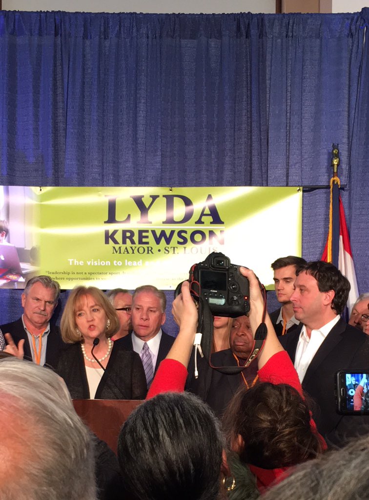 CMFontheRiver's tweet photo. @SteveStenger @LydaKrewson Tonight was a great night! https://t.co/UlRsT0ErHr